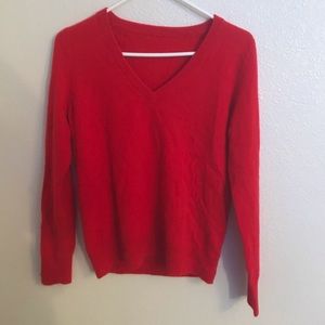 Red UNIQLO 100% cashmere sweater